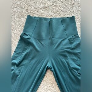NWOT Aerie Offline Flare Leggings